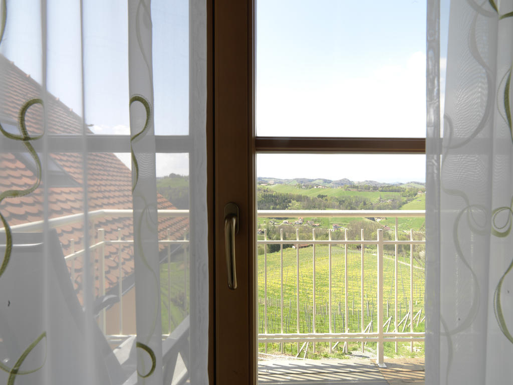 Weingut Skoff Original Hotel Gamlitz Exterior photo