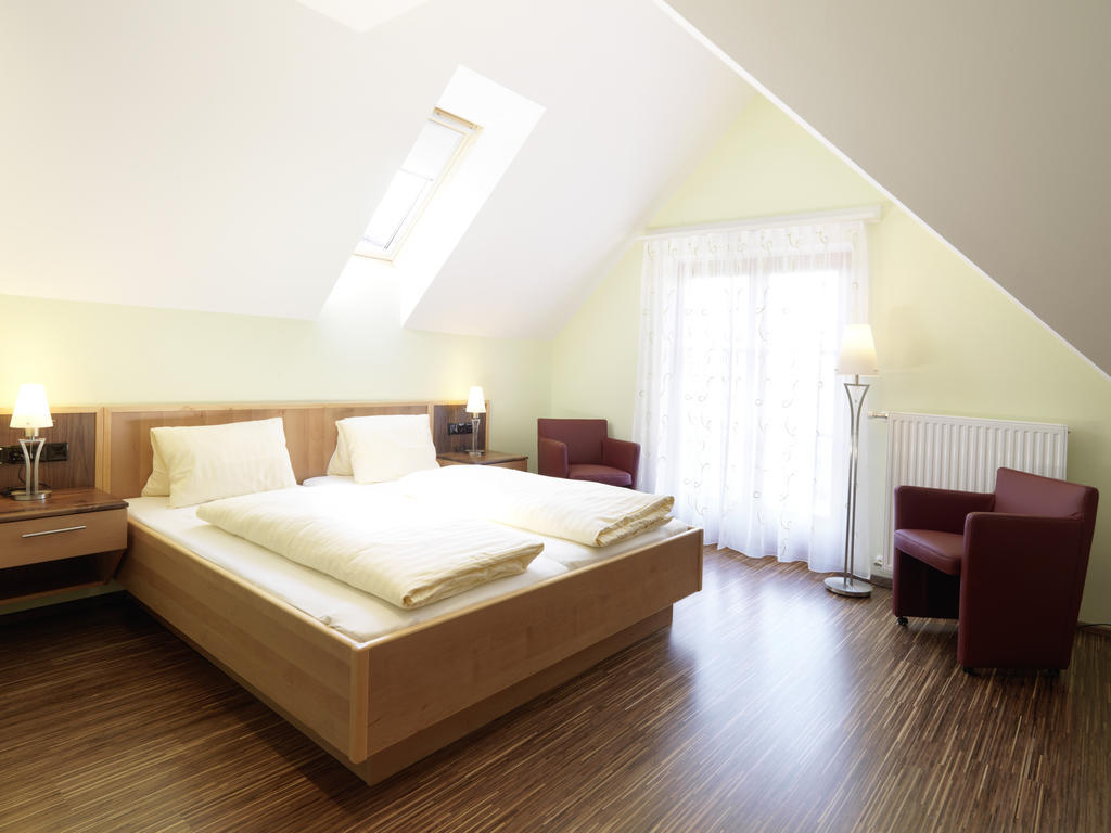 Weingut Skoff Original Hotel Gamlitz Room photo