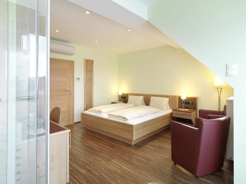 Weingut Skoff Original Hotel Gamlitz Room photo
