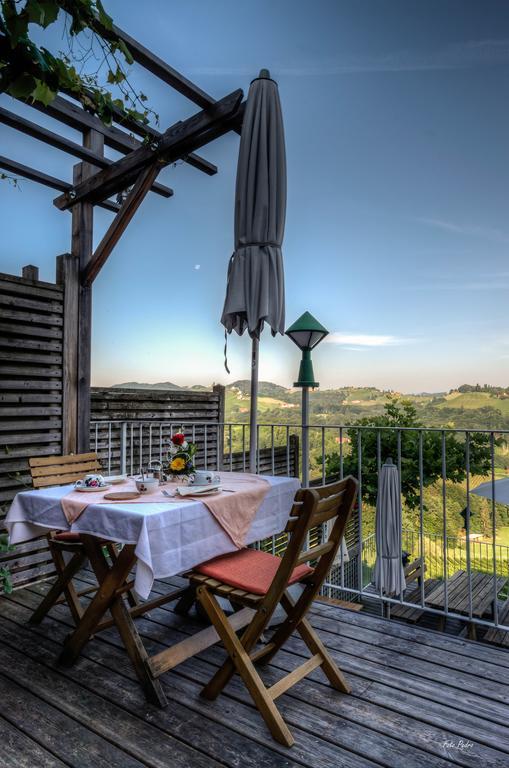 Weingut Skoff Original Hotel Gamlitz Exterior photo